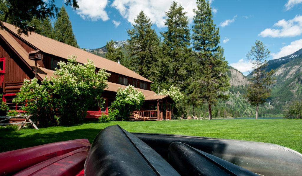 Renting kayaks, boards and boats at Holland Lake Lodge